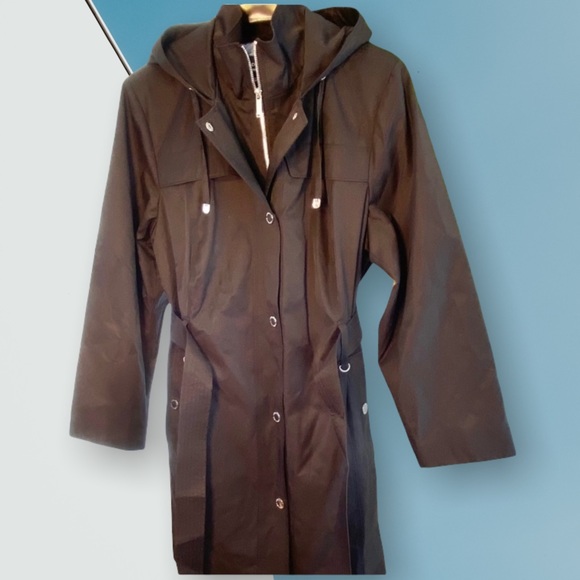 London Fog Trench Coat - Picture 4 of 16